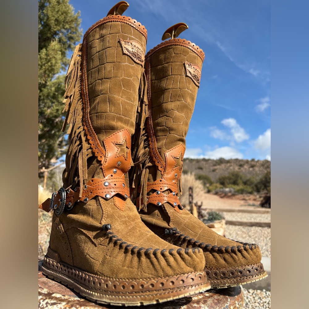 El Vaquero Silverstone Suede Fringed Tall Wedge Belted Moccasin Boots - Picture 12 of 16